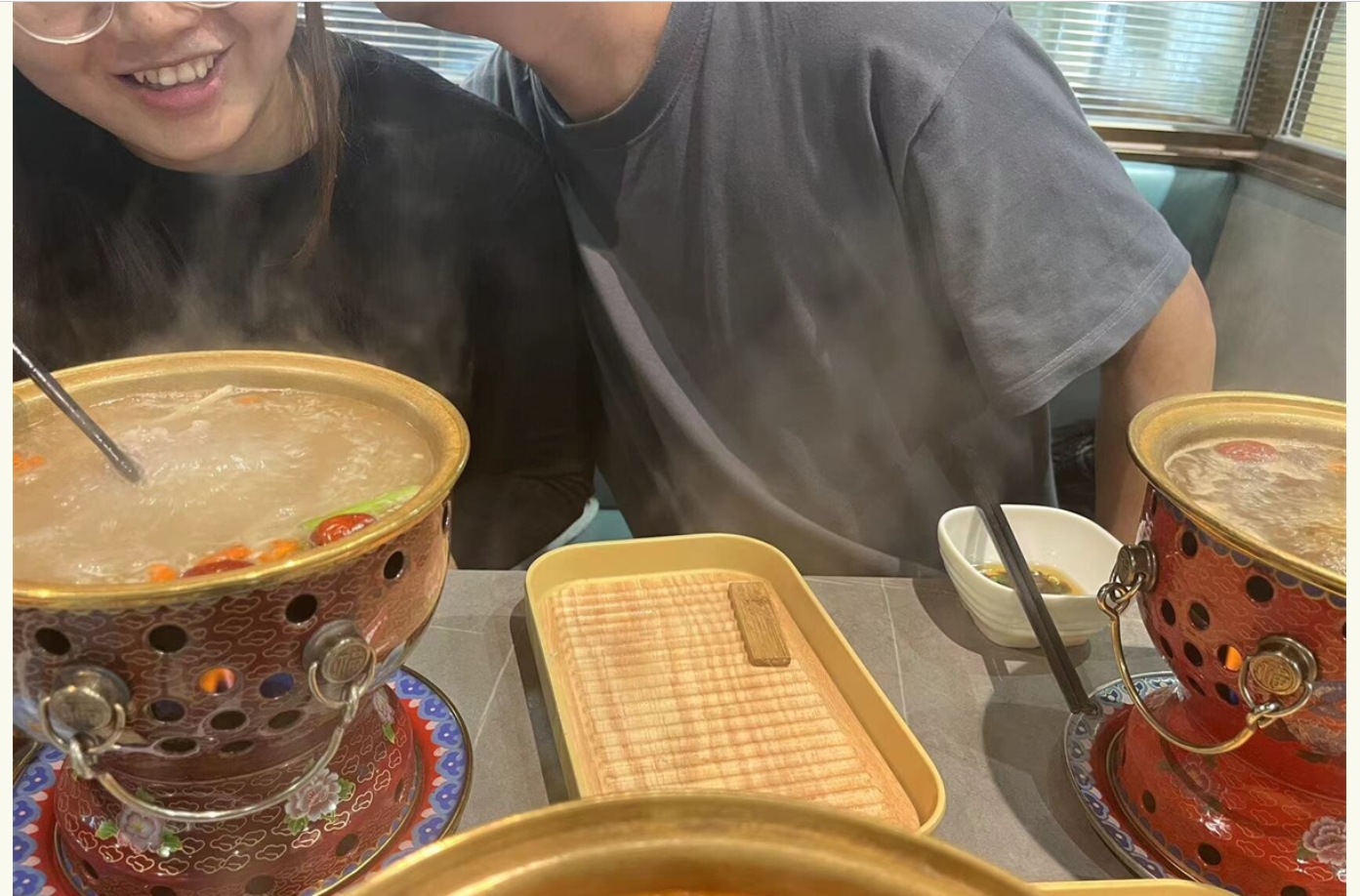 【良家夫妻约单男】，外表斯文，戴着眼镜的嫂子，在床上好骚好淫荡，超清原版视图无水印