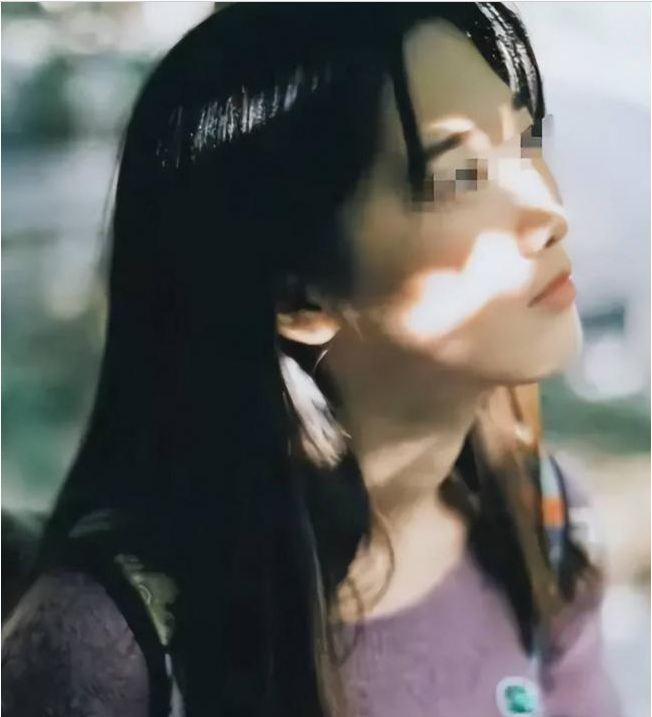 中金轻生员工郑雯露生活照曝光！漂亮又知性