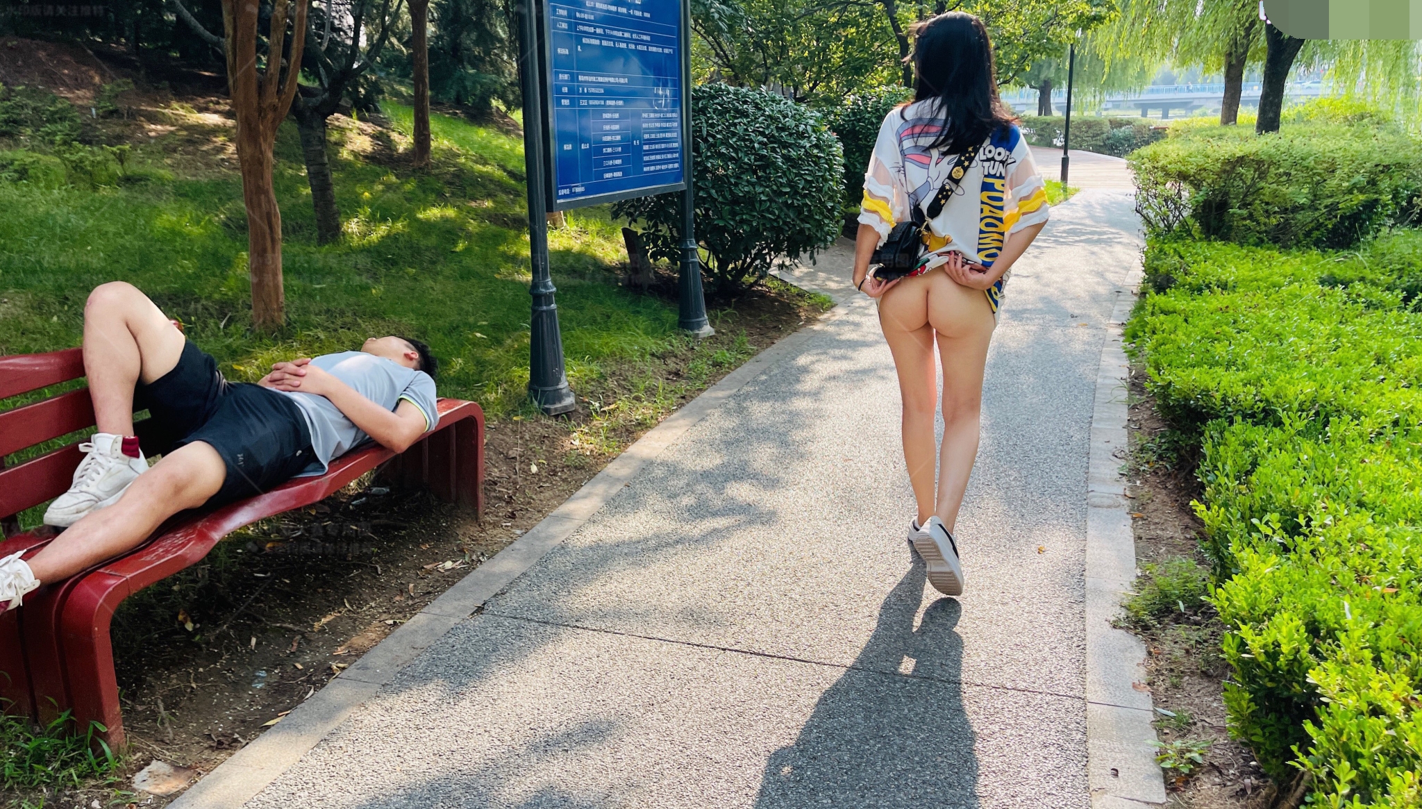 户外露出被发现了 能怎办？赶紧跑啊！老师办公室掏出来给你看看 找了好多点 终于找到个探头死角