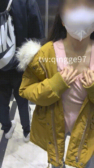 露出癖大奶人妻【清歌】反差私拍，多个场所人前露出，医院超市马路边走边尿情趣衣取外卖