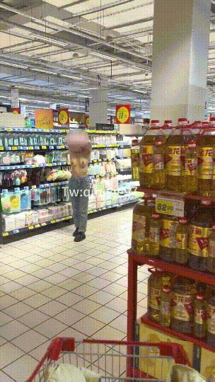 露出癖大奶人妻【清歌】反差私拍，多个场所人前露出，医院超市马路边走边尿情趣衣取外卖