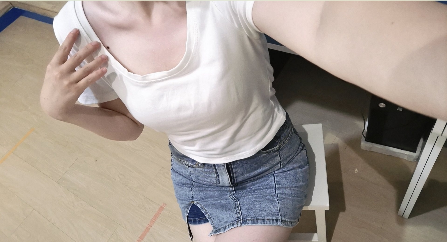 可爱邻家女高学妹『猫屋少女』可爱私拍❤️软萌软萌的妹子 长得越乖玩的越嗨，可爱小反差婊一个