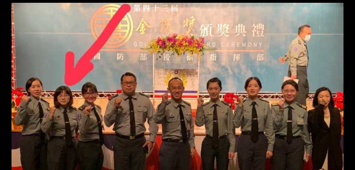 台湾女士官李语涵被爆兼职卖淫 并且与已婚男军官暧昧不清 卖淫每次收6000新台币