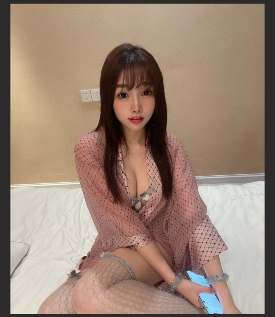 上海宝洁的女行政主管 跟同事偷情做爱记录流出 表面公司高冷主管,背地里爱吃鸡巴反差婊