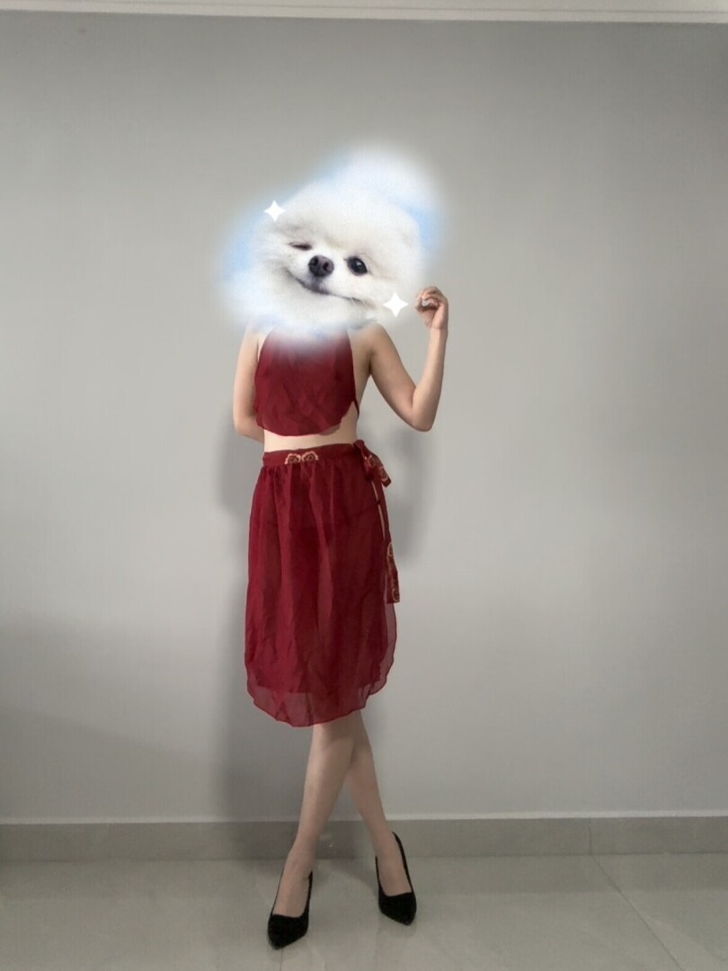 小情人红色情趣内衣诱惑，小情人的腿减一分太瘦，增一分太肥，让我爱不释手，这样的美腿你给打几分呢