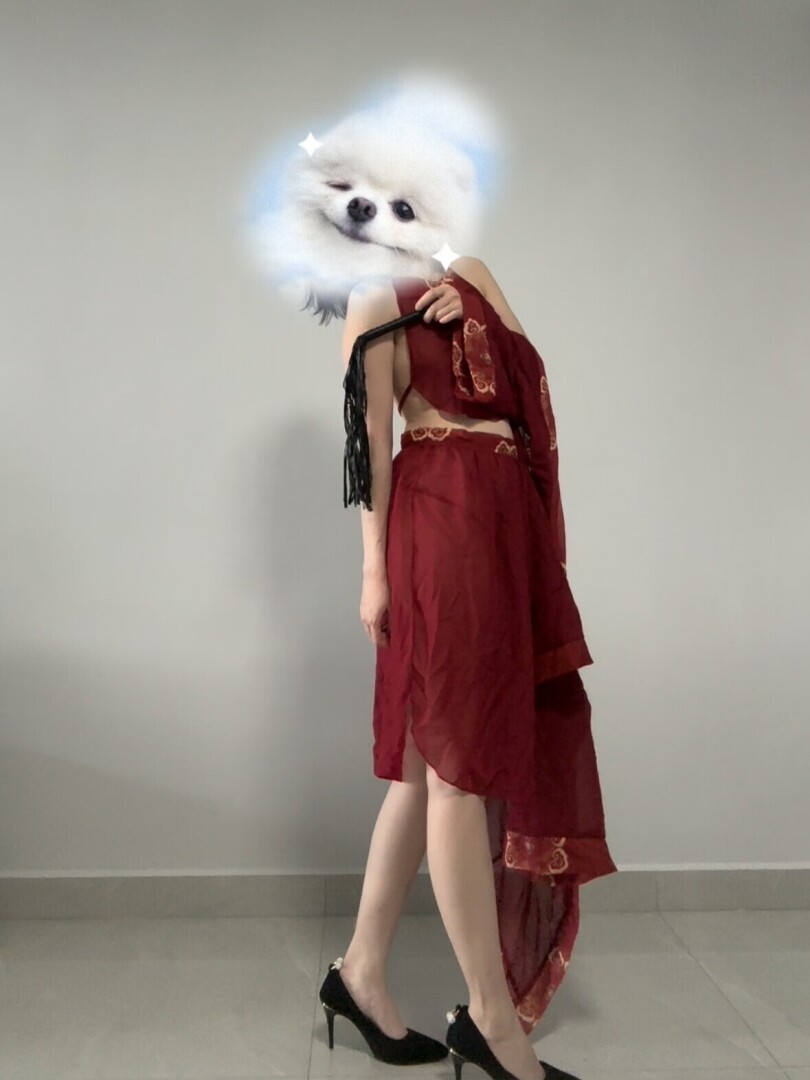 小情人红色情趣内衣诱惑，小情人的腿减一分太瘦，增一分太肥，让我爱不释手，这样的美腿你给打几分呢