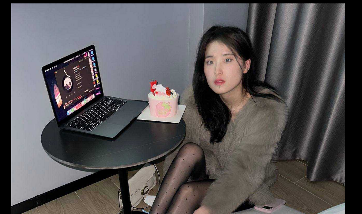 [潜规则]清冷气质高颜值女销售为上位被上司潜规则 口交足交服务周到 心甘情愿成为完美炮架