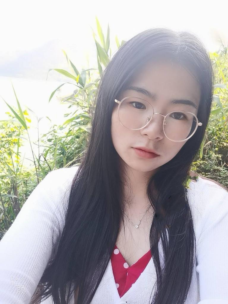 江西某某团后勤老师范雪 与炮友酒店开钟点房视频泄密 丝袜美腿骚穴一览无余