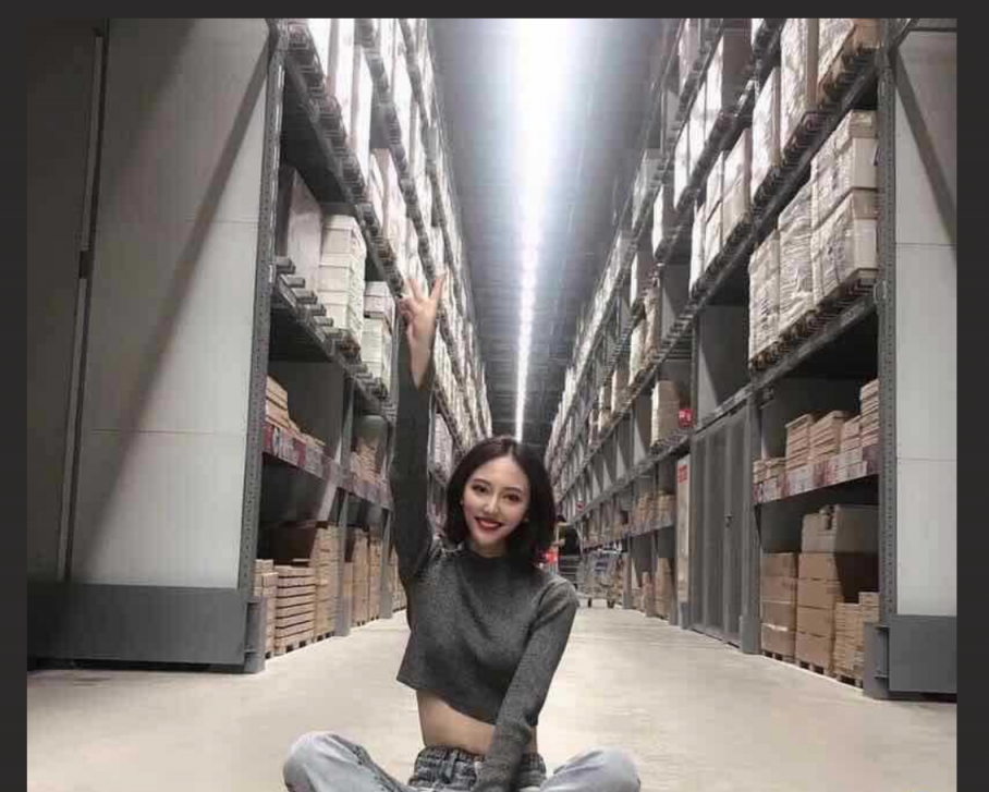 江西宜春学院极品女神冯萧娜 被男友约到酒店联络感情 把丝袜塞到小姐姐嘴里暴力插入 光听声音就已经射了