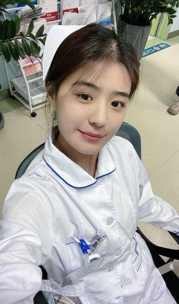 绿帽男曝光自己的护士前女友 薛文菁 长相清纯的女神 内心竟然如此饥渴淫荡