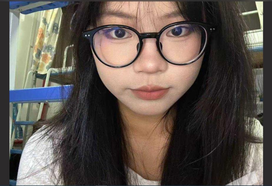 广西贵港职业学校反差女大学生宿舍露奶自慰 淫荡气息拉满高潮！