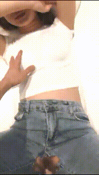 “我和你兄弟上床了你不会嫌弃我吧”“你戴套了 不算”跟兄弟互相PUA女友交换，碎花裙女神有多反差