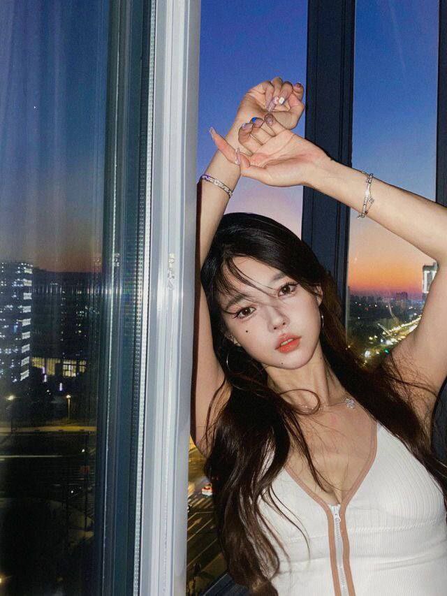 “爸爸 好深啊顶到了”御姐进酒店就把屁股翘得高高的 着急的让我后入 只能抓着头发疯狂打桩