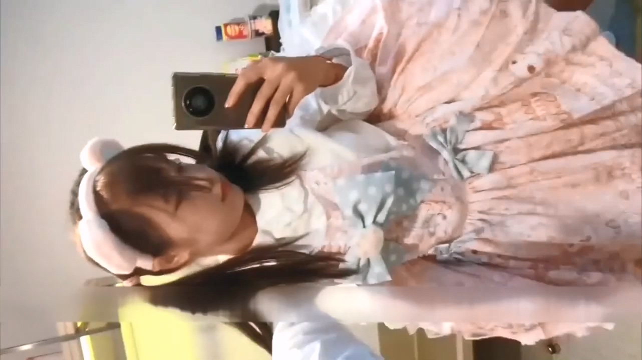 “最喜欢主人的肉棒了”刚上大学舞蹈系学妹 白丝双马尾可爱萝莉傻白甜 露脸口交对镜自拍被操