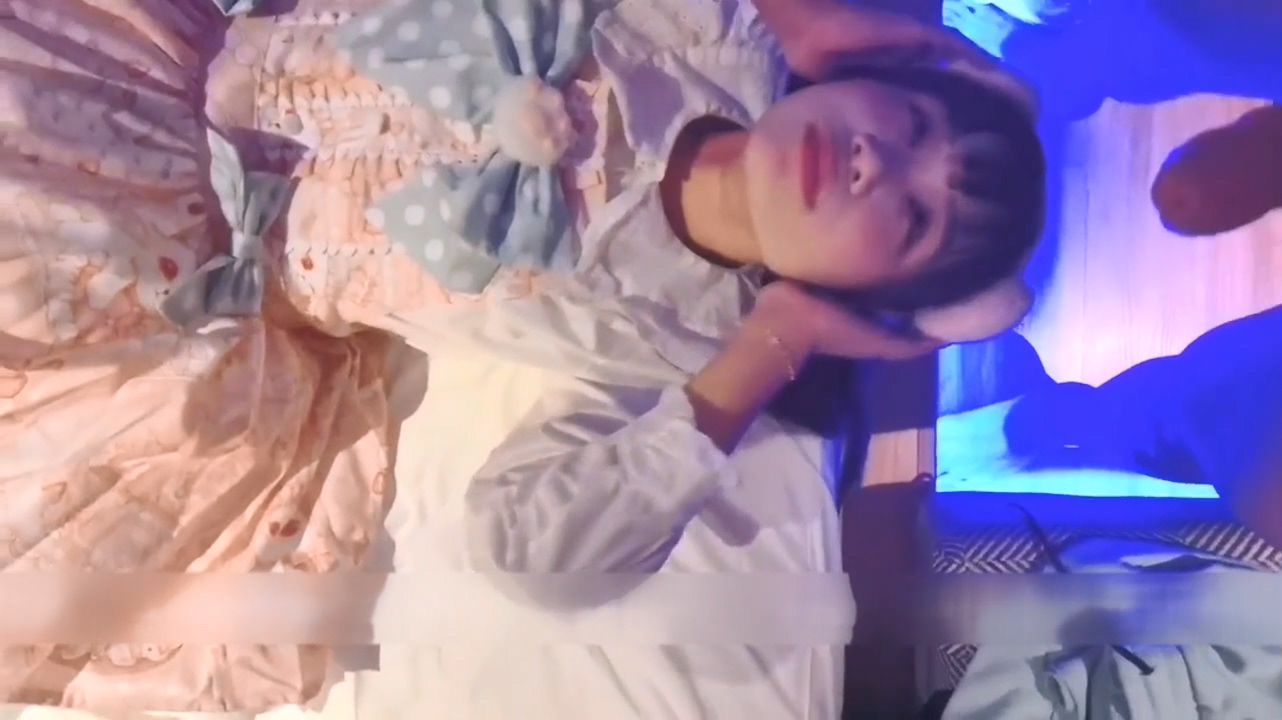 “最喜欢主人的肉棒了”刚上大学舞蹈系学妹 白丝双马尾可爱萝莉傻白甜 露脸口交对镜自拍被操