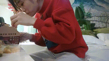 漂亮素颜良家小少妇 噢噢好舒服 皮肤白皙身材苗条 吃饱喝足扒了衣服直接开操 淫水超多 被多姿势无套输