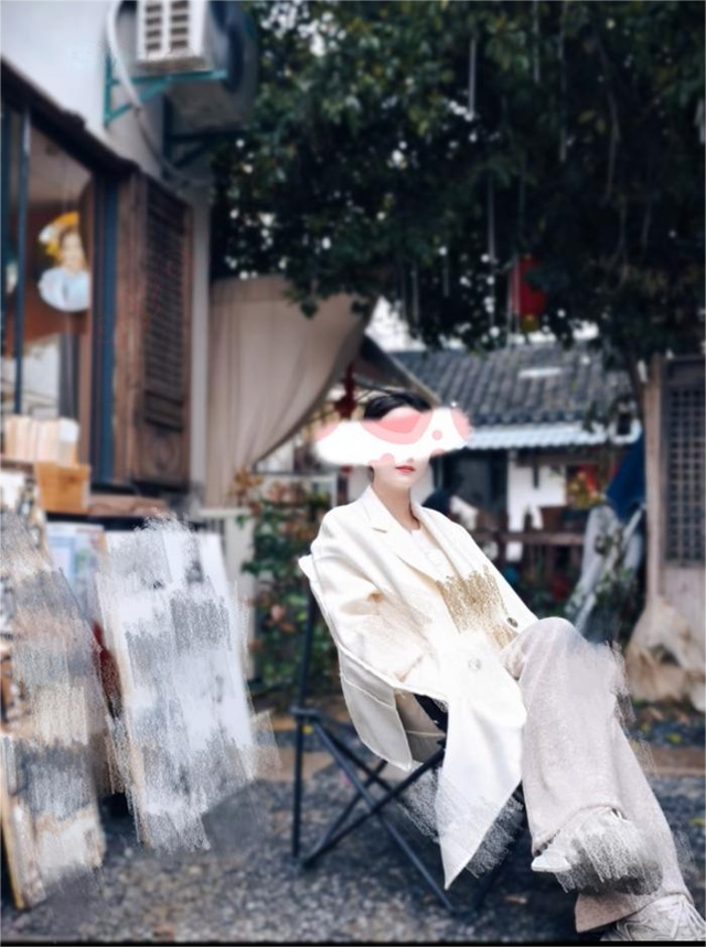 含着泪亲手将爱妻献给甲方领导