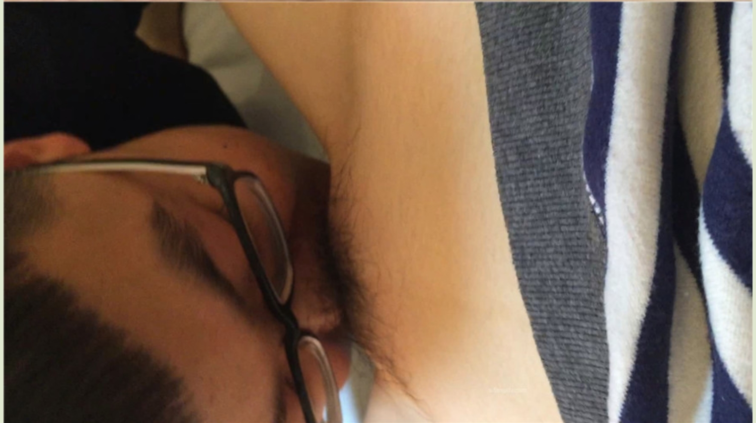 眼镜哥酒店再战长发小女友可惜这次鸡巴硬不起来只能用嘴和手来满足她了完美露脸