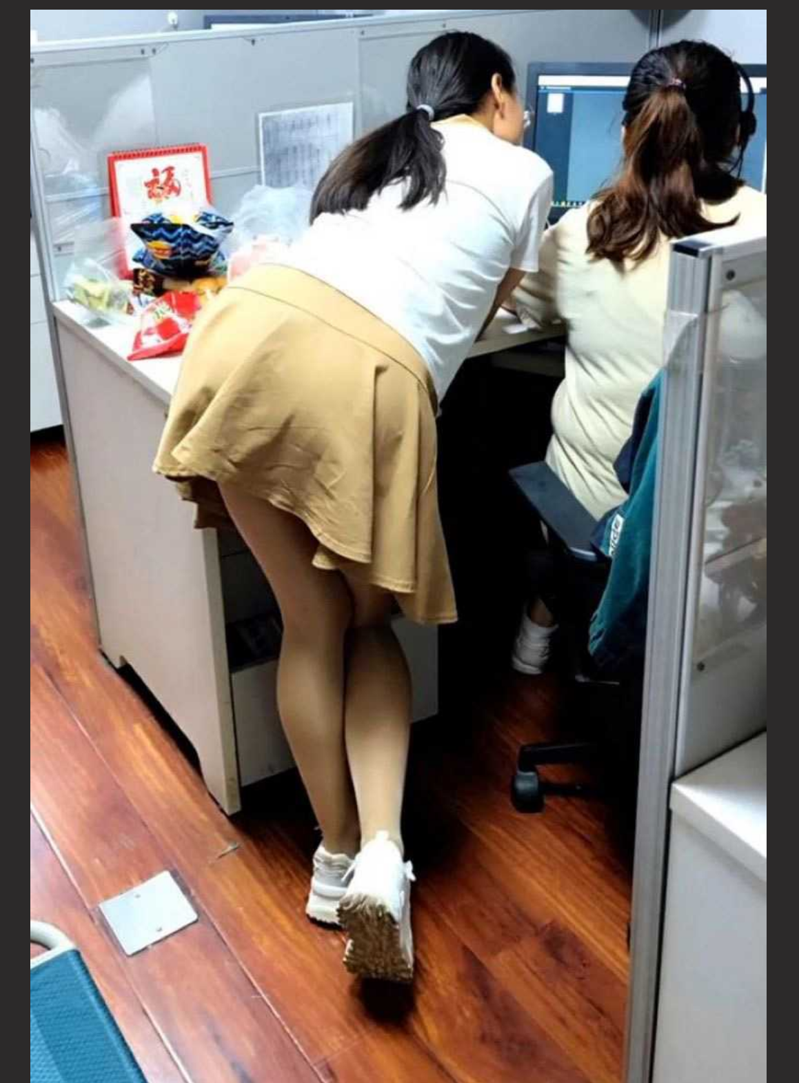 安徽池州中学教师 刘璐 与校领导偷情 领导的癖好竟也是痴迷情趣内衣！