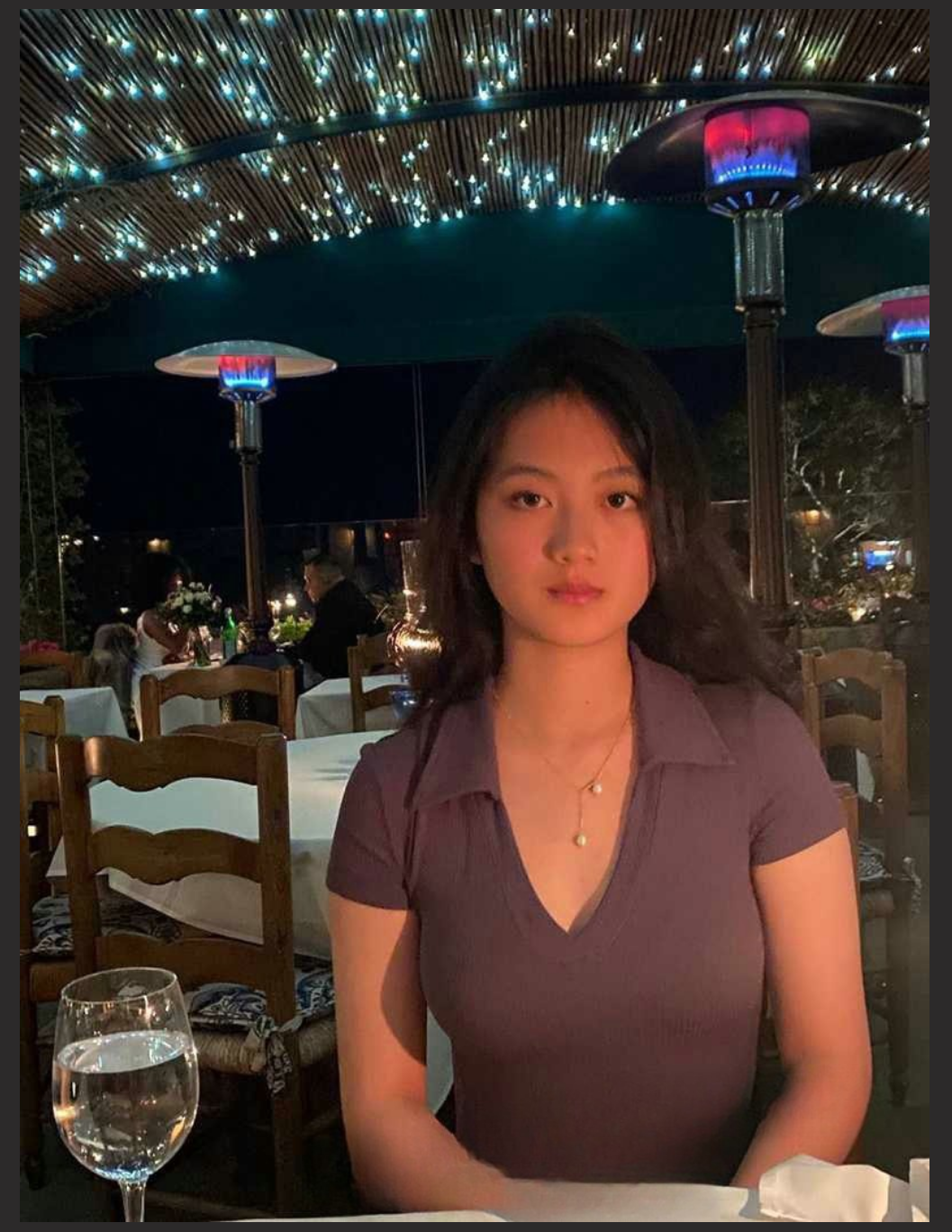 四川传媒学院 舞蹈系大一学生妹 超极反差 带上眼镜的瞬间感觉直接拉满 瓜友投稿