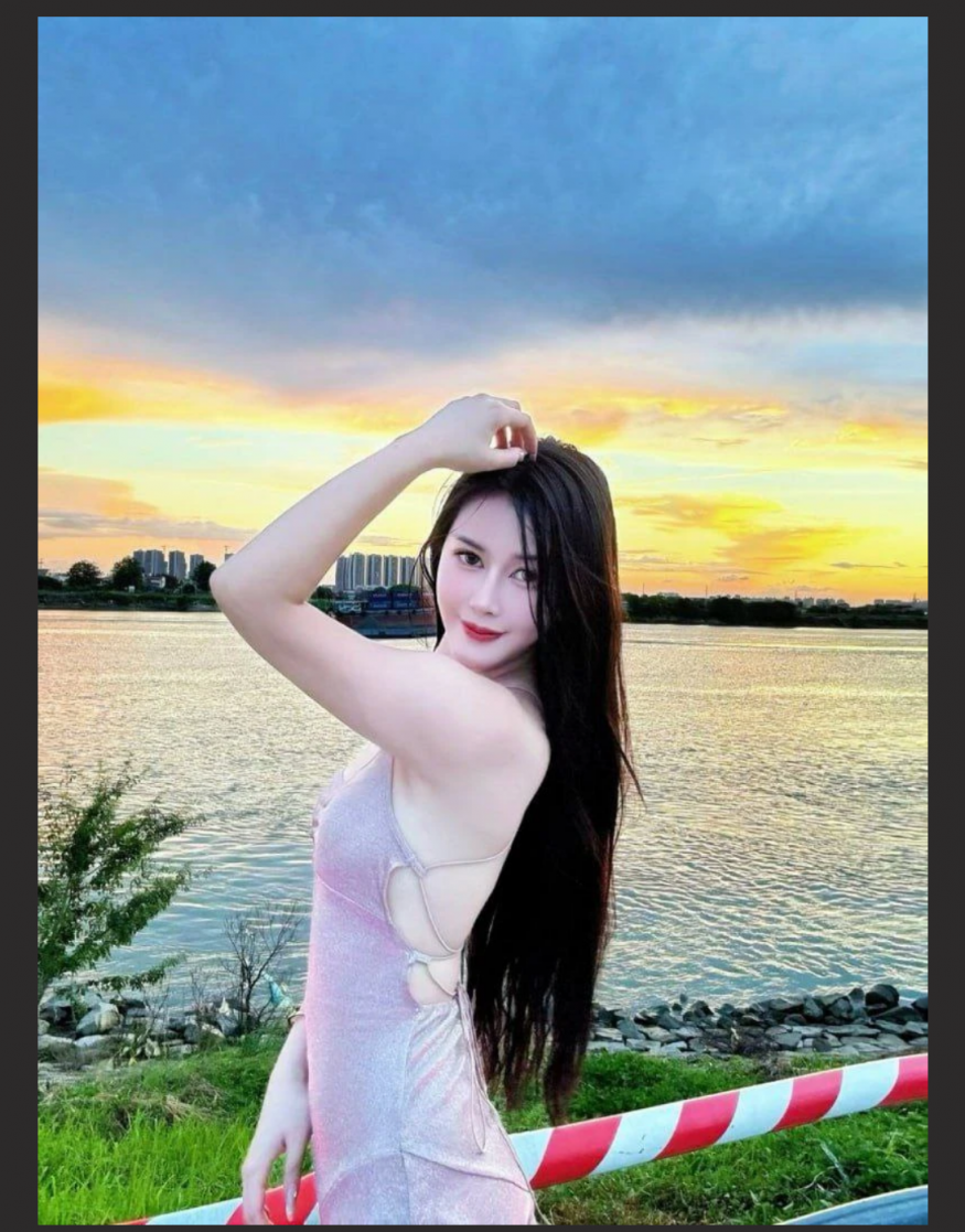 带妹子看陈奕迅演唱会 当晚就去酒店啪啪了 小穴很嫩，一看就是还没有完全被开发