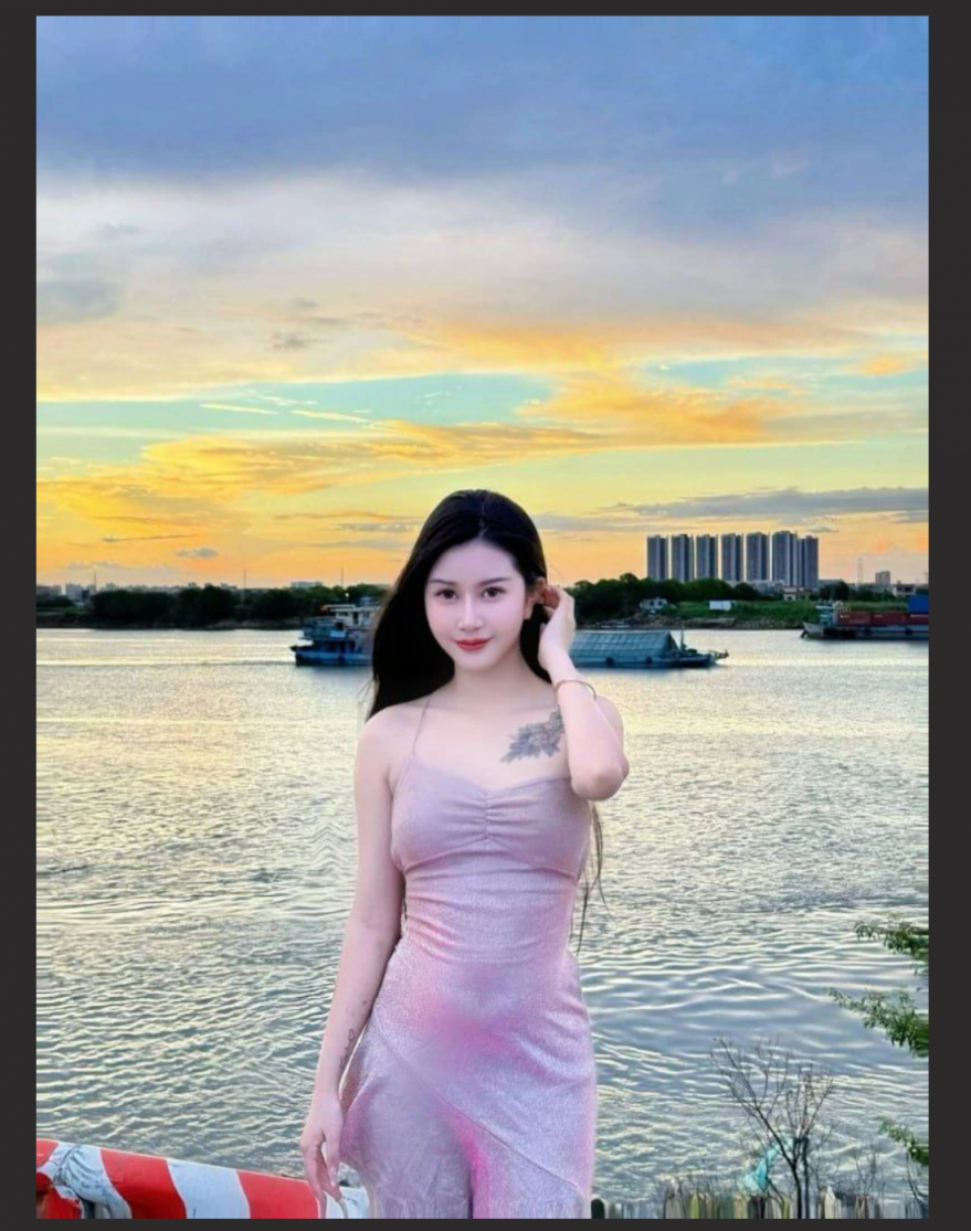 带妹子看陈奕迅演唱会 当晚就去酒店啪啪了 小穴很嫩，一看就是还没有完全被开发