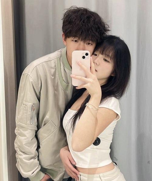 山东青岛延吉路优衣库试衣间性爱门事件！