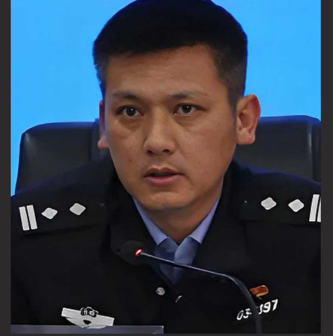 云南省泸西县公安局 副局长余张 婚内出轨24岁女辅警 美女发现被其欺骗自S不成 反将其举报！