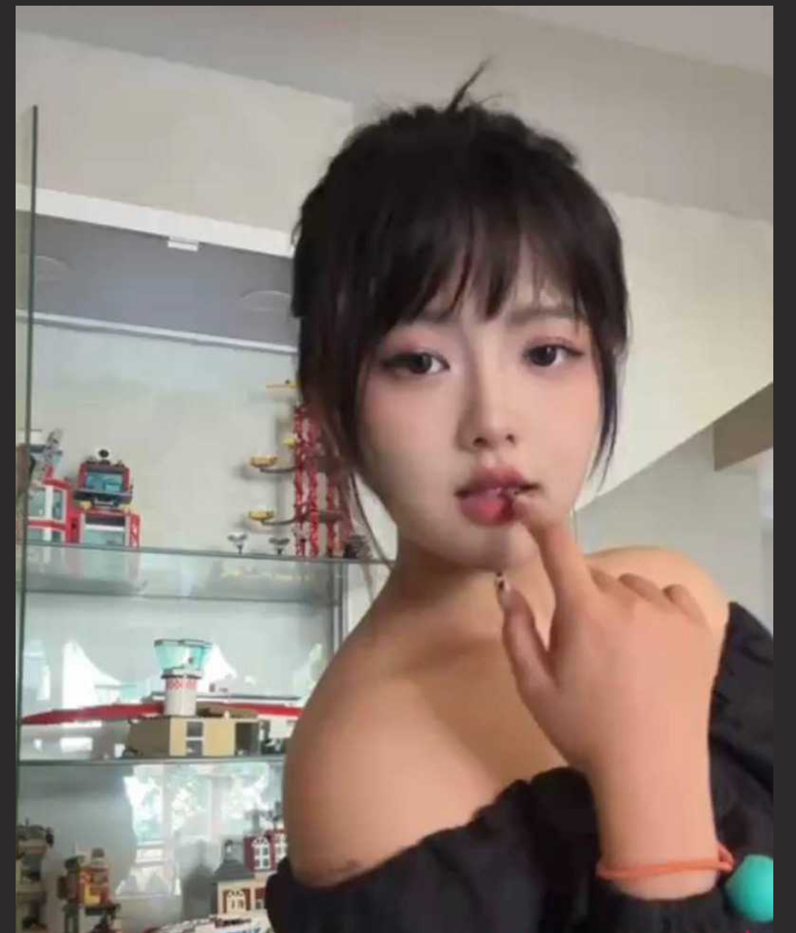 云南财经大学会计学科王馨悦 与男友旅游时与富二代开房 被男友发现曝光 聊天记录与约炮视频！