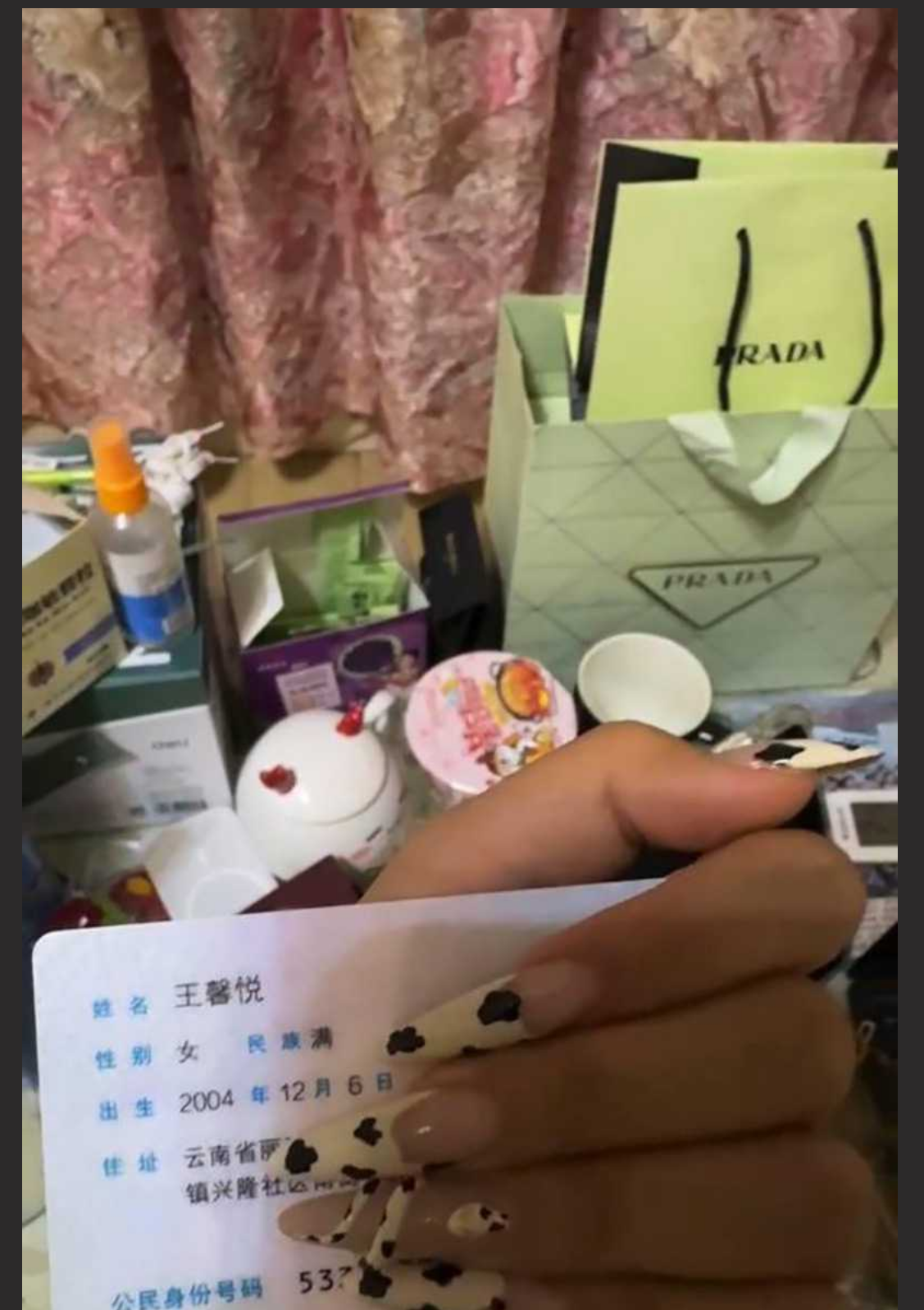 云南财经大学会计学科王馨悦 与男友旅游时与富二代开房 被男友发现曝光 聊天记录与约炮视频！