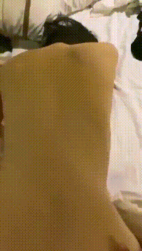 ✨淫荡小骚妻✨这一次直接被3洞齐开！ 嘴巴，骚逼，屁眼里全是浓浓的精液，穴穴整个都肿起来了