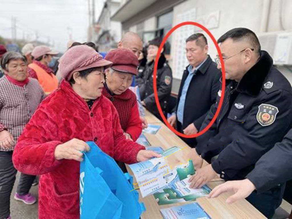 江苏徐州泉山区农业农村水务局副局长 李森 婚内出轨且玩权色交易被曝光！