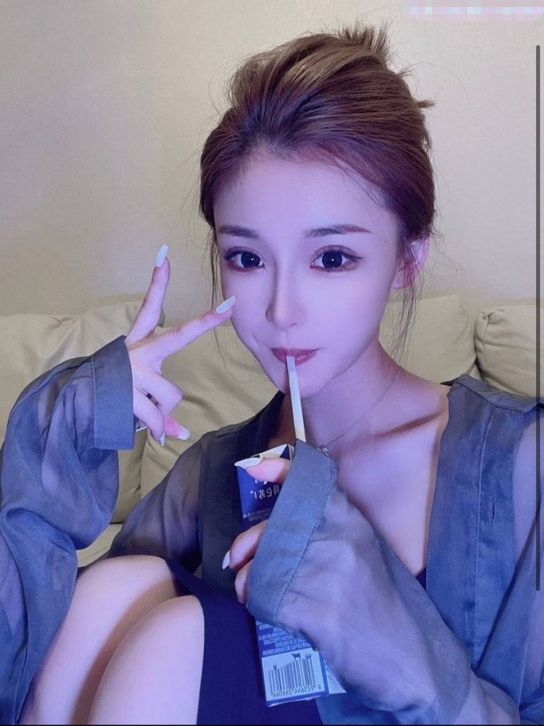 纯欲白丝小高跟 极品尤物高管骚妻 平时生活中的傲娇女神 私下就是这么淫荡放任