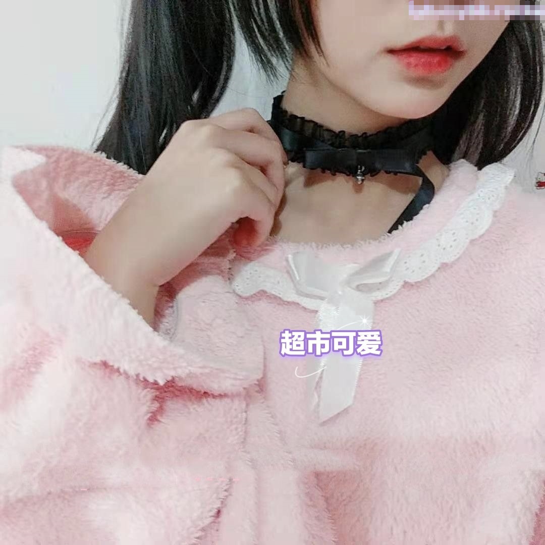 绝世美穴小菊花紫薇给哥哥看 插屁眼把自己插喷了，没有谁有那么骚了吧 啊~喷出好多水~好羞耻