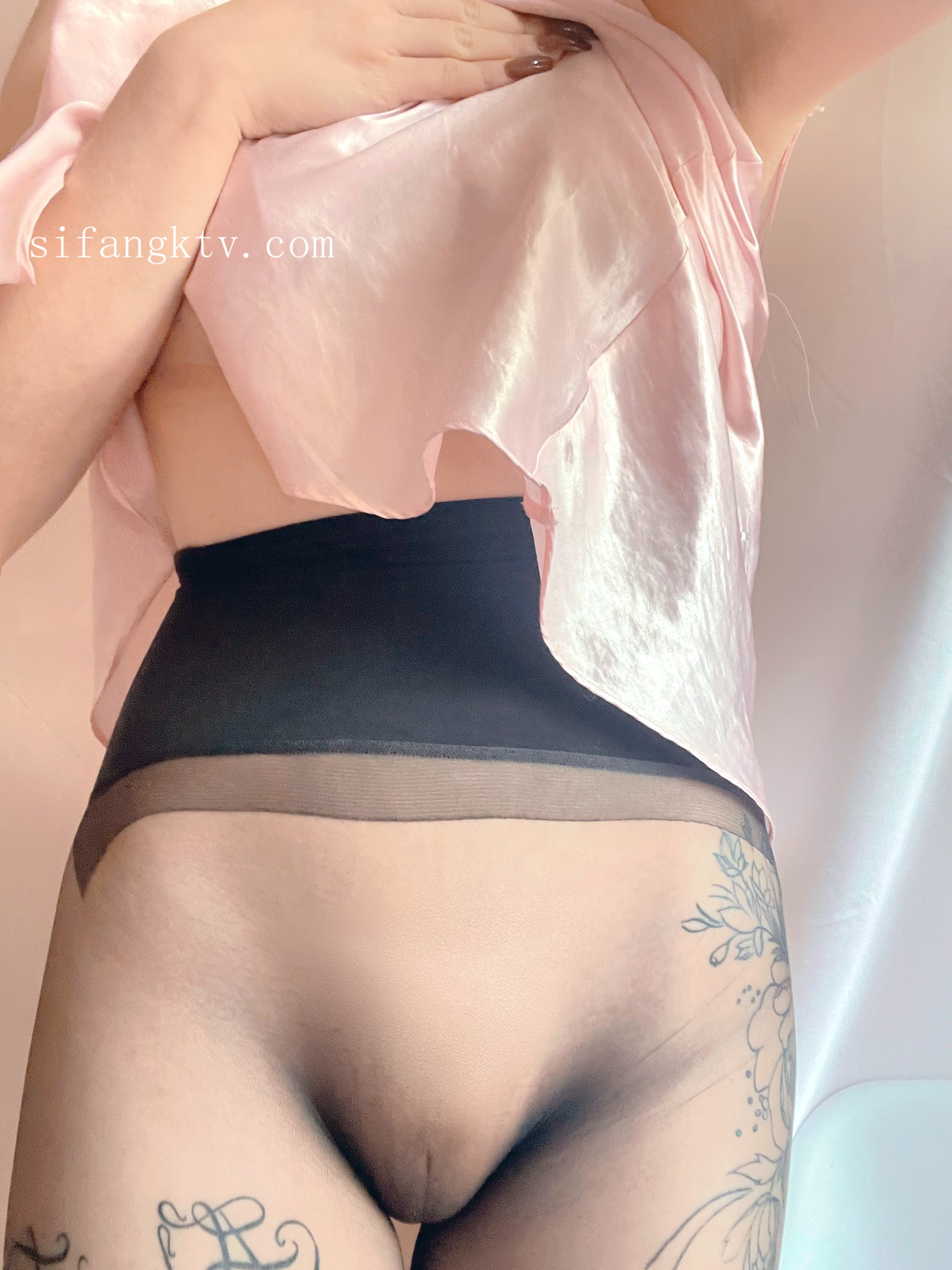 【网红摄影❤️嫩模女神的秘密】顶级色影大神胯下的极品反差女神们❤️黑丝后入爆操