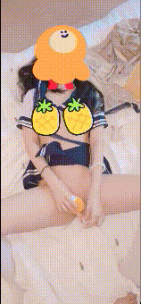 绝世美穴小菊花紫薇给哥哥看 插屁眼把自己插喷了，没有谁有那么骚了吧 啊~喷出好多水~好羞耻