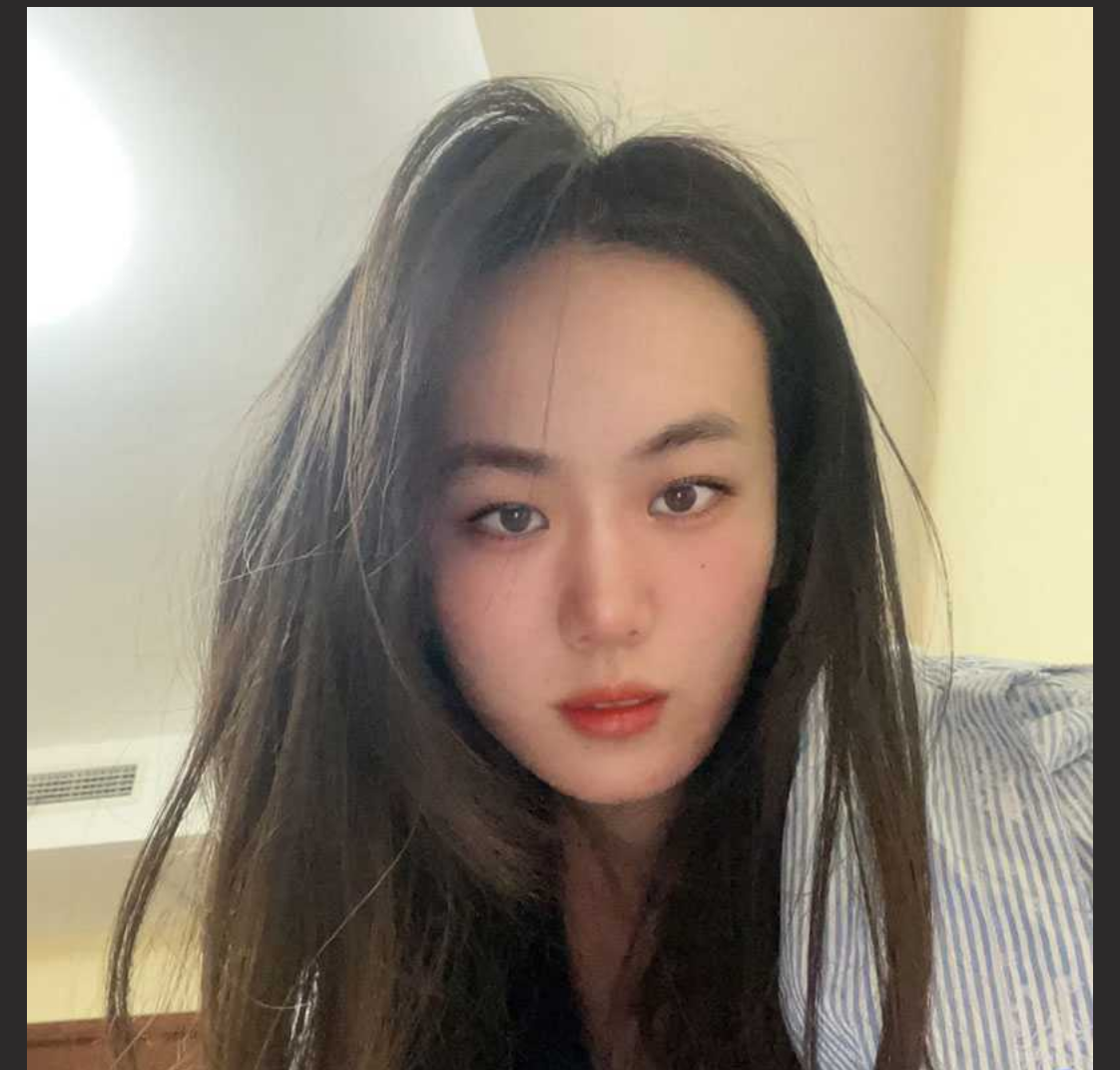 山东省潍坊市建设银行职工周心仪给单位领导发骚照 送逼上门 欲求上位