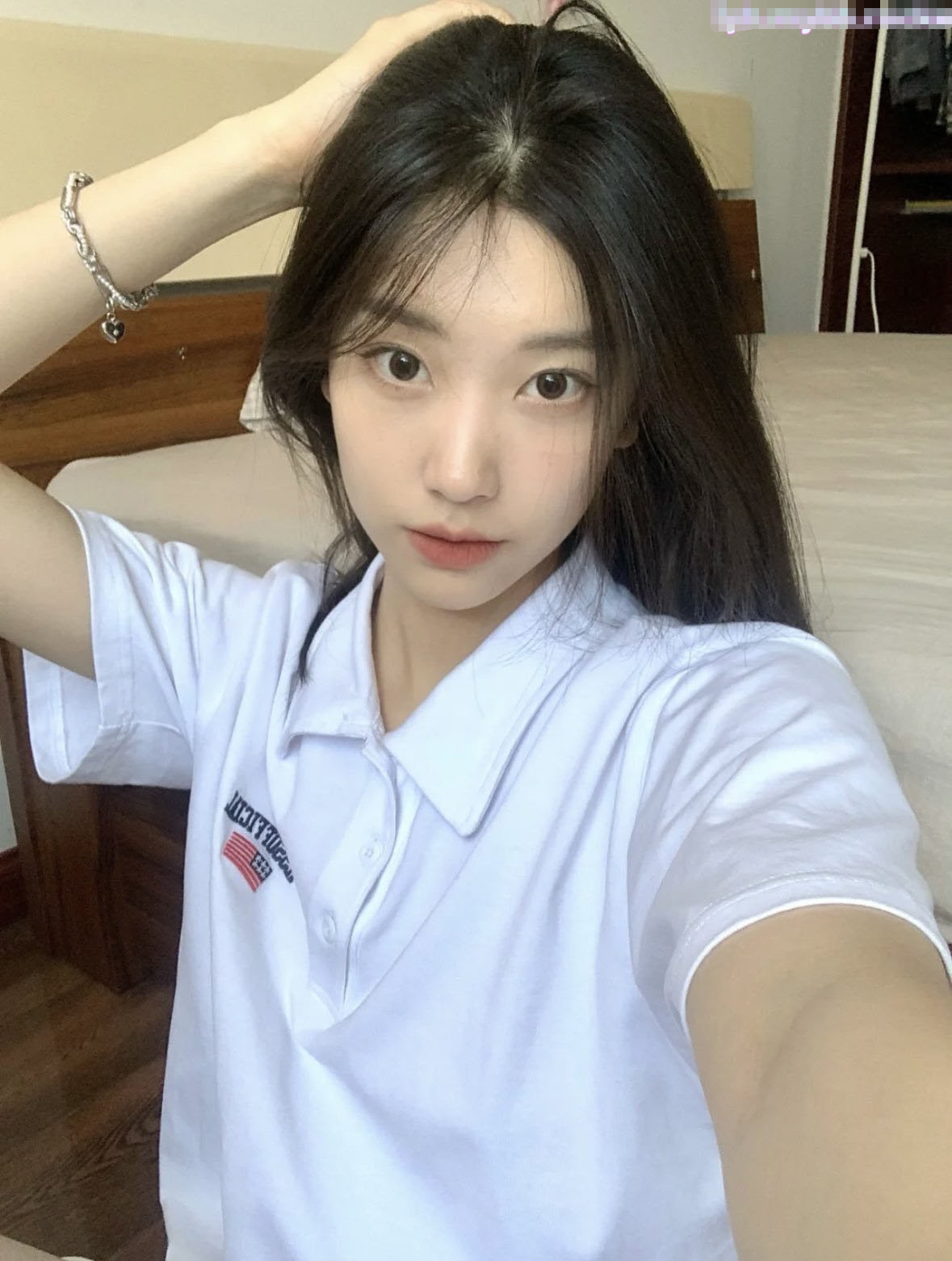 ❤️青葱校园学妹❤️掰开被人看到小穴里面也太羞耻了叭 父母眼中的乖宝宝，老师眼中的好学生