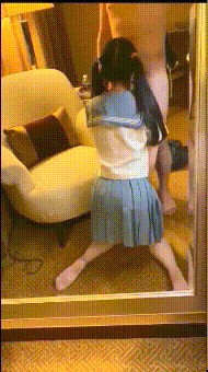 哥哥快来 妹妹让你抓小辫子 哥哥喜欢我这样跟你在一起玩吗？洗手间后入短马尾萝莉 小萝莉操喷水了