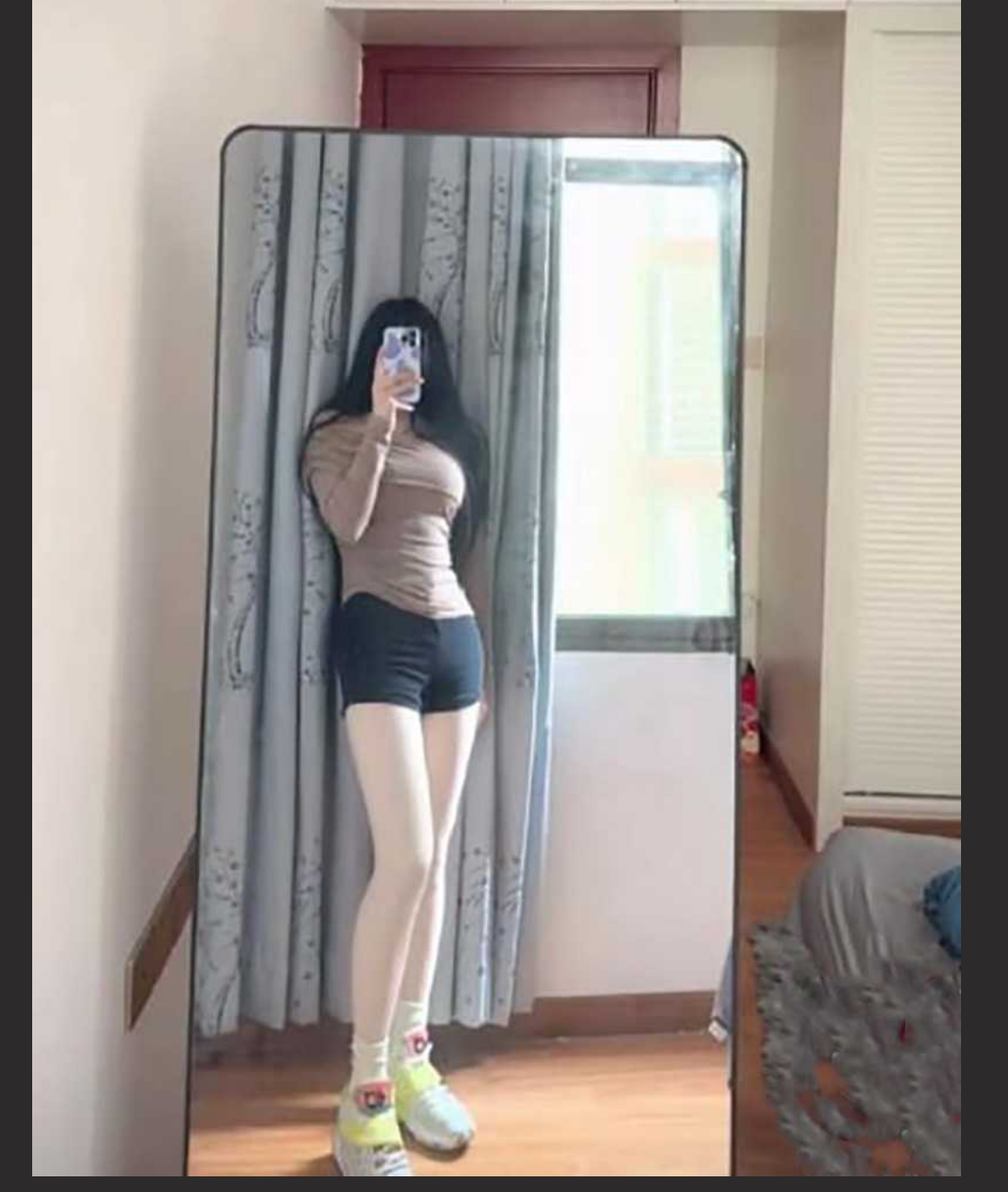 带上刚认识的暑假兼职学生妹 5000一个星期 小毛都没长几根里面更是紧的不得了 所以是天天精尽人亡啊