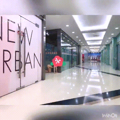 双飞姐妹花 商场露出 人前调教，别人眼里的女神在金主面前就是条小母狗