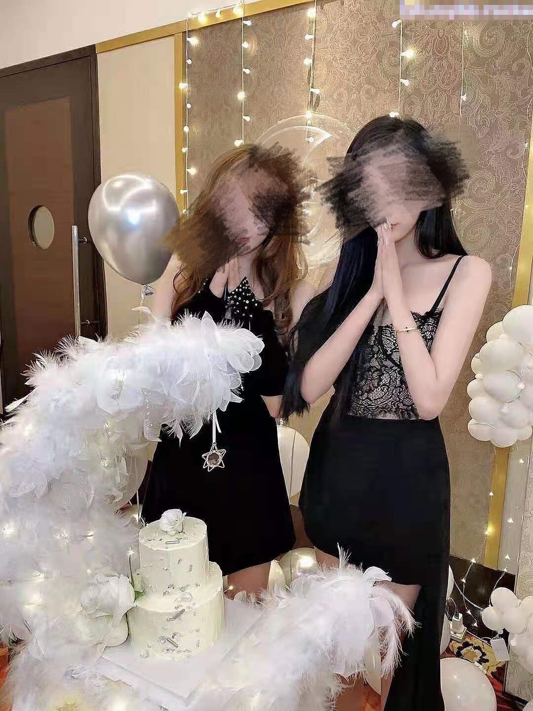 女友和她双胞胎的妹妹 高颜值姐妹花同时上位 黑丝欲姐与青纯萝莉喜欢哪一个告诉我，都被操喷了