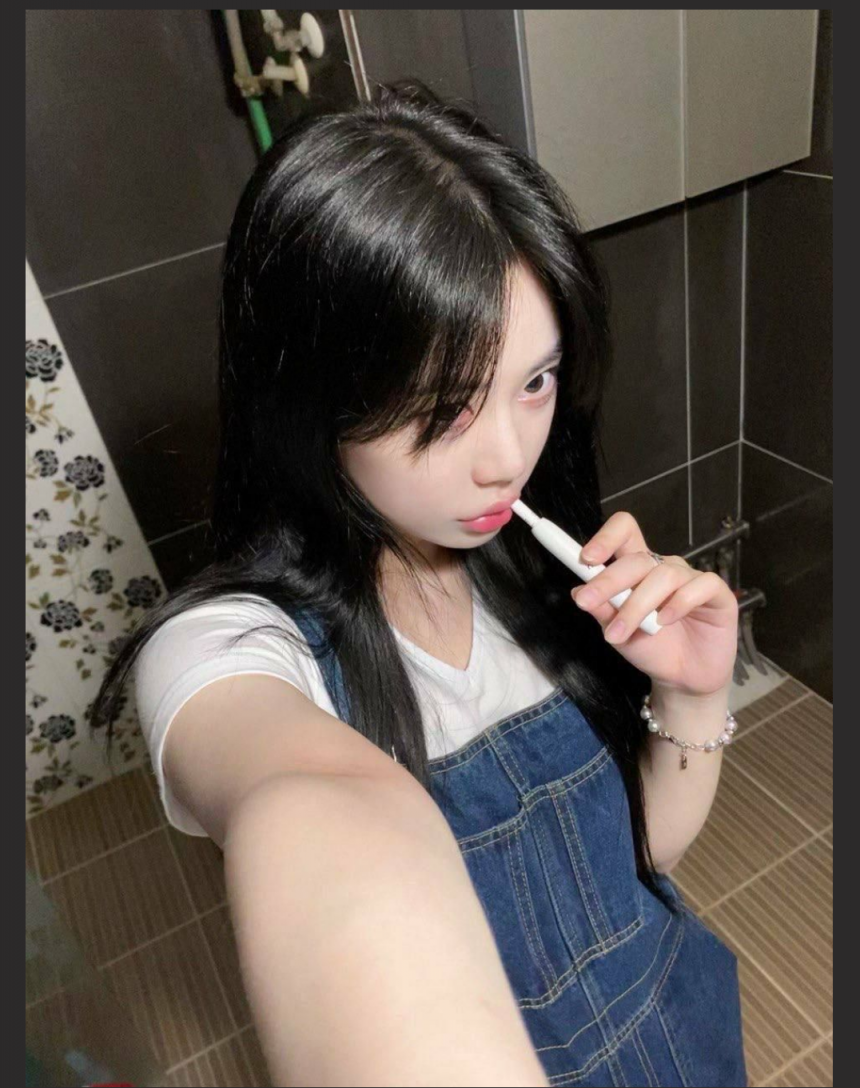 艺术学院极品高颜值校花美女与男友性爱啪啪啪 道具插双洞调教开发 主动跪舔男友鸡巴