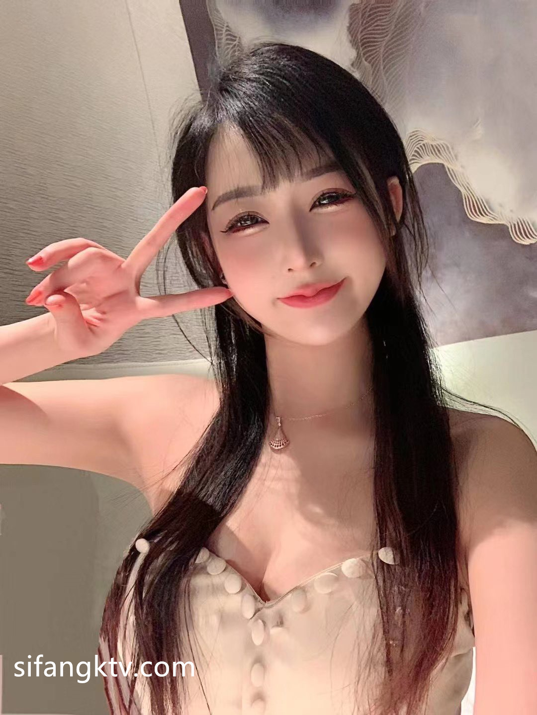 【唯美女神❤️重磅精品】大妞范创始人『性爱大神投稿』最新会员专享 一线网红嫩模进驻酒吧唯美私拍