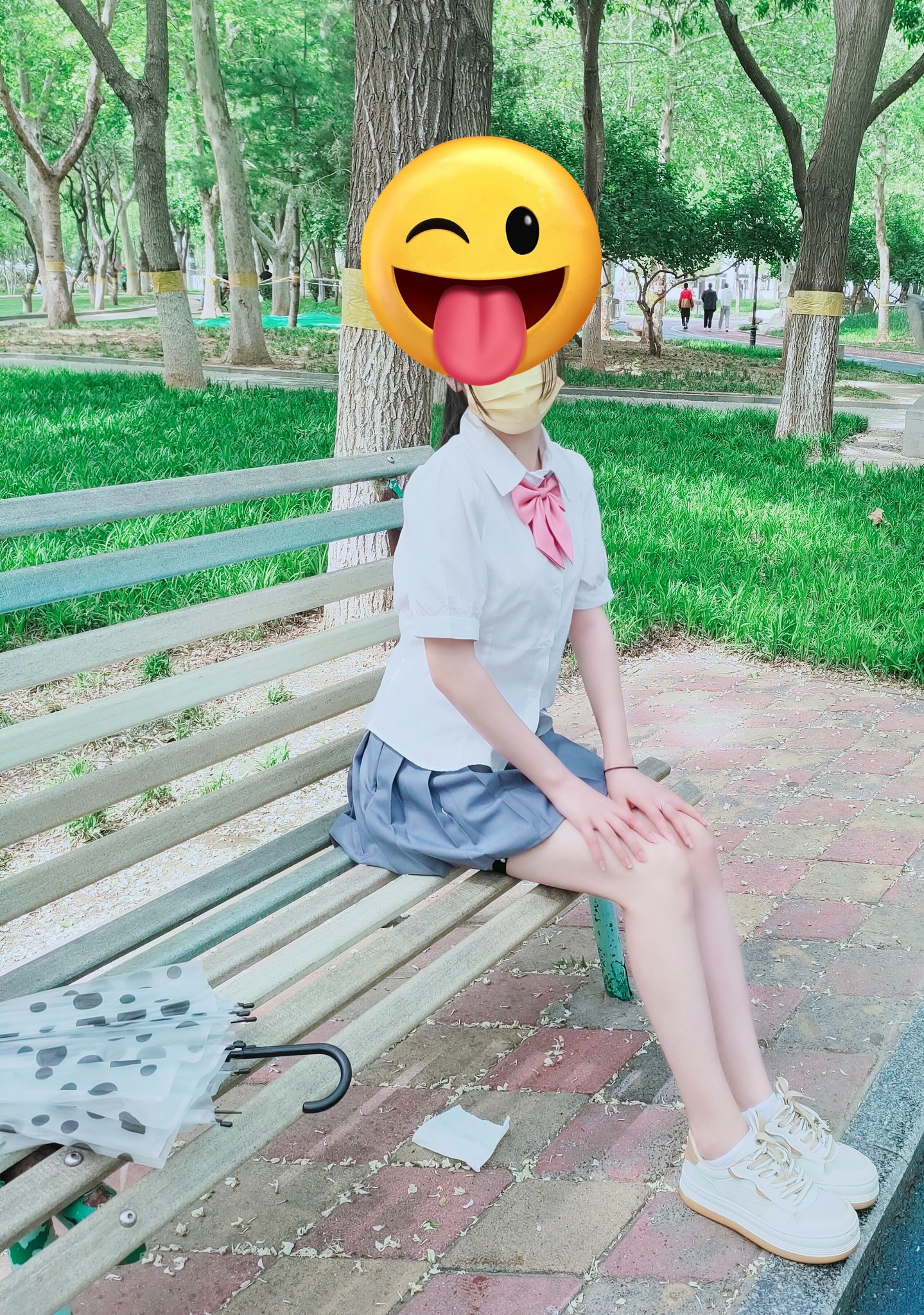 撞见妹妹和妹夫在媾和 脑海里都是妹夫粗壮的大鸡巴趁着放学学生都走完了和体育老师在楼梯间激情四射