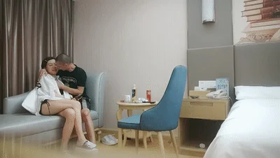 ✨极品少妇✨酒店约艹皮肤白嫩身材好的少妇，无套狂艹，被偷偷内射有点生气！