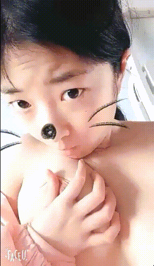 真实反差小母狗！土豪重金定制，发育丰满青春大学生小骚女【刘佳琳】不雅露脸自摸啪啪私拍视图