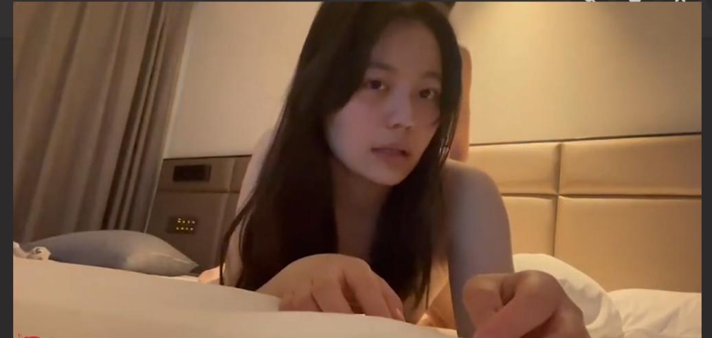 绍兴市人民医院郑斌杰和已婚护士蒲佳奇约炮乱搞 原配老公送来锦旗 淫妻作乐 穴医在世