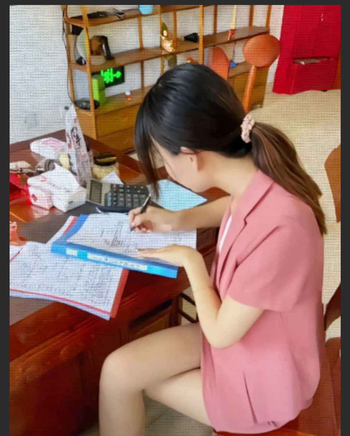 家有淫妻喜露出！健身美臀少妇 羊羊 野外露出3P全程露脸视频泄密流出