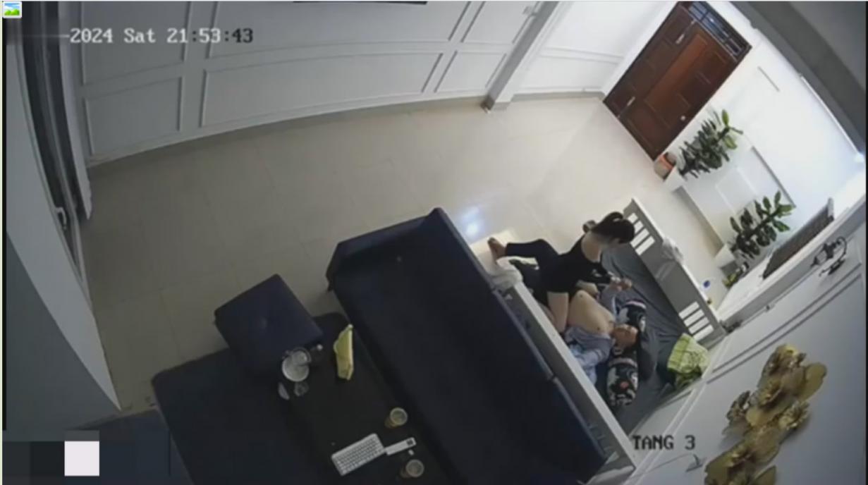 新黑客破解摄像头偷拍❤️晚上下班前秘书被领导叫到办公室干一炮才让她回家